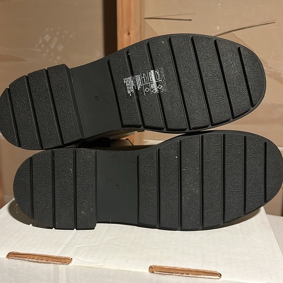 🛍️New H&M Cream Chunky Faux Leather Pull On Boots Size 10/41 EU - Picture 5 of 6